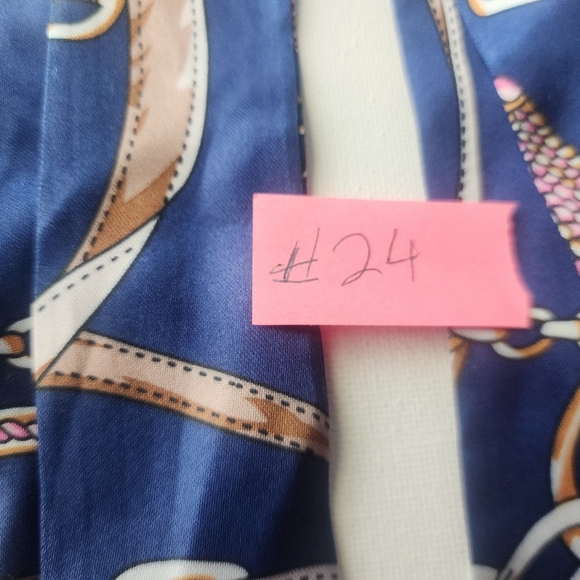 #24 2pc Set TwillyBlue and Tan Scarf with Chain Print - Picture 3 of 4